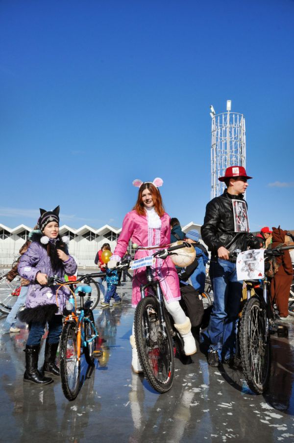 Велокарнавал в стиле "Алисы в стране чудес" в "Сокольниках"
